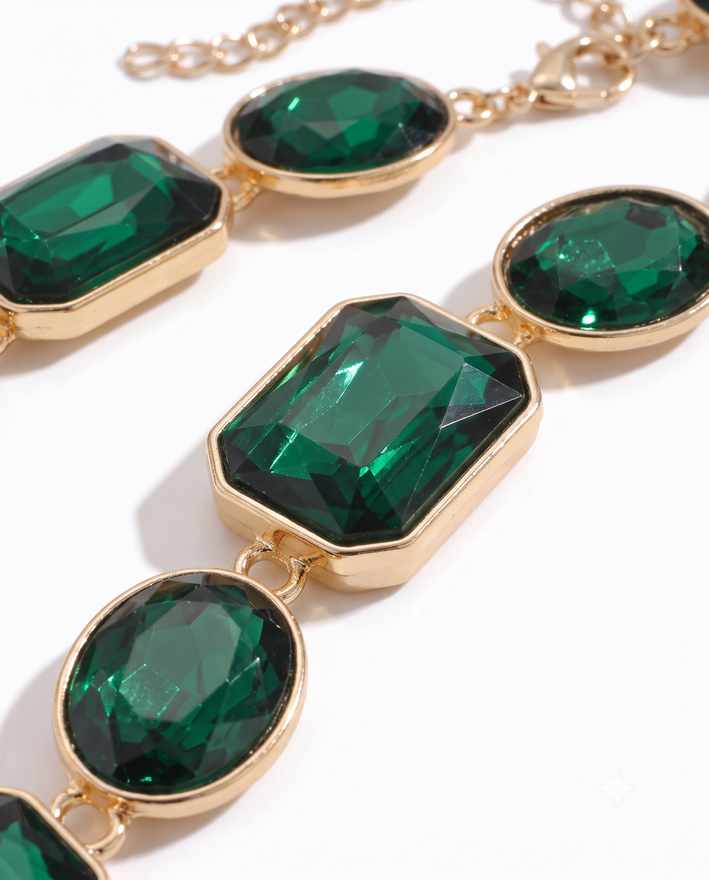 Shiny Crystal Necklace Set – Bold Emerald Glamour